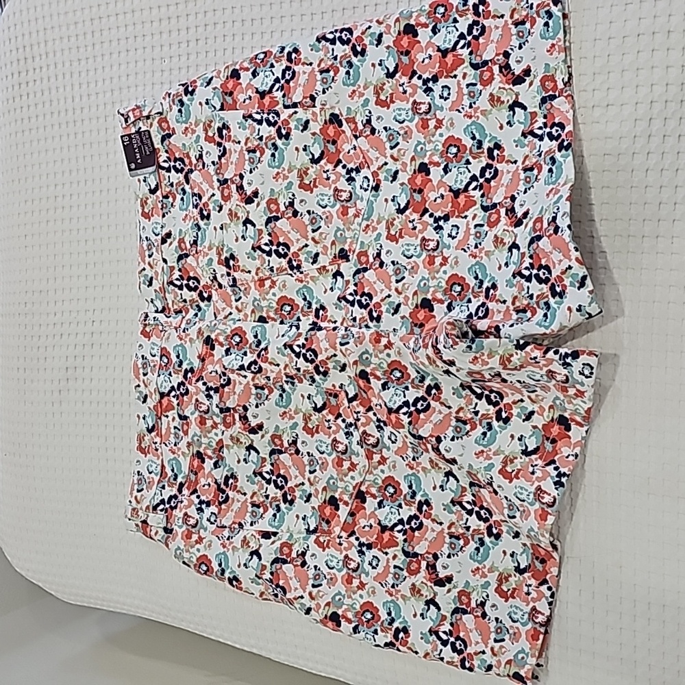 Gloria Vanderbilt Amanda Short Floral Print Jean Shorts Size 16 NWT - Picture 6 of 11